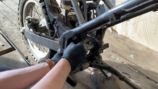 Kawasaki KLE500 restoration Part 1 The Disassembly смотреть онлайн