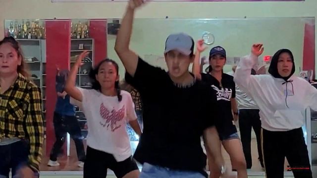 J. Balvin X Free Fire - TODO SE VALE ? | ZUMBA | DANCE | FITNESS | At Balikpapan смотреть онлайн