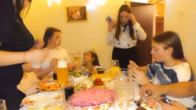 НОВОГОДНИЙ ВЛОГ✔️ НОВЫЙ ГОД 2024🎄🎆✔️КАК МЫ ВСТРЕЧАЛИ НОВЫЙ ГОД смотреть онлайн