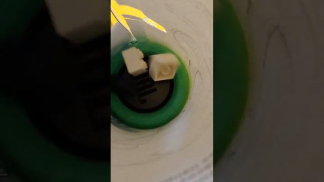 белые кубики лего бьют чёрный кубик под класическую музыку смотреть онлайн