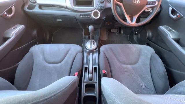 Honda Fit, 2010г., цвет: фиолетовый, комплектация: "X", V=1.5l, оценка: 3.5 балла, пробег: 97000км смотреть онлайн