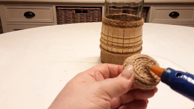 ?3 УДИВИТЕЛЬНЫХ ИДЕИ ПО ПЕРЕРАБОТКИ СТЕКЛЯННЫХ БАНОК ?ПОДЕЛКИ ИЗ ДЕРЕВЯННЫХ БРУСОЧКОВ смотреть онлайн