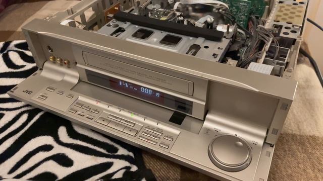JVC HM-DR10000 один из самых топовых бытовых видеомагнитофонов