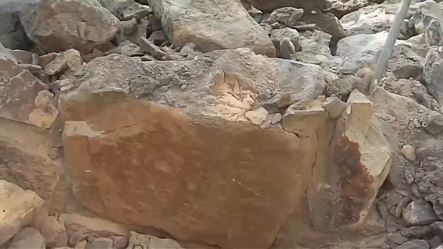 Демонтаж красивого забора из дикого камня. смотреть онлайн