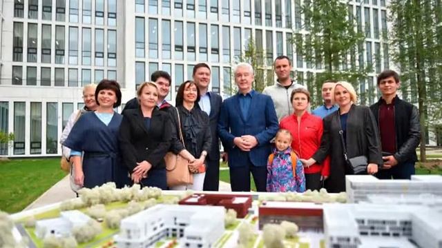 Больница в Коммунарке. Новая Москва смотреть онлайн