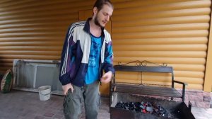 Как правильно разжечь угли для мангала розжигом и газетой? ✔ Смотри и учись!