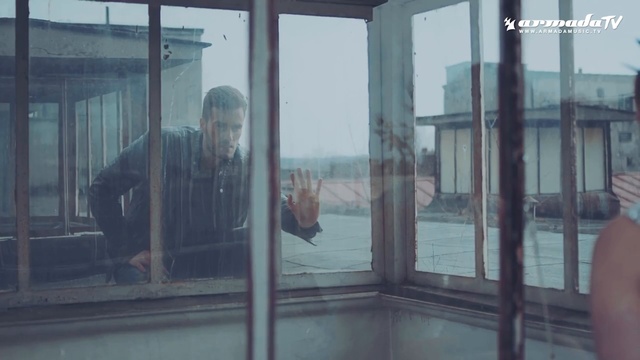 Sebastien feat. Satellite Empire - Escape (Official Music Video) смотреть онлайн