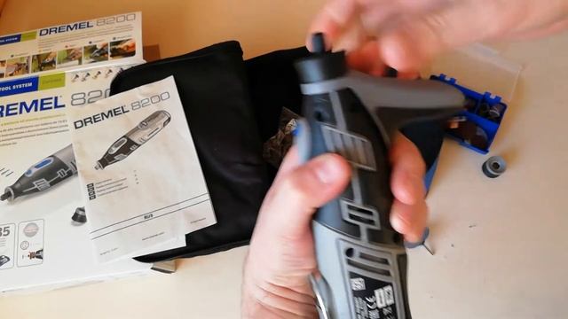 Мини-дрель DREMEL 8200-1/35 (аккумуляторная)
