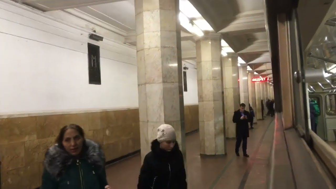 Филёвская линия метро. Русич и номерной. Вид из окна. Международная - Александровский сад (архив). смотреть онлайн