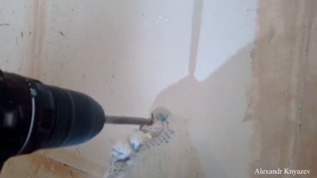 Как вкрутить саморезы в гипсовую стену? смотреть онлайн