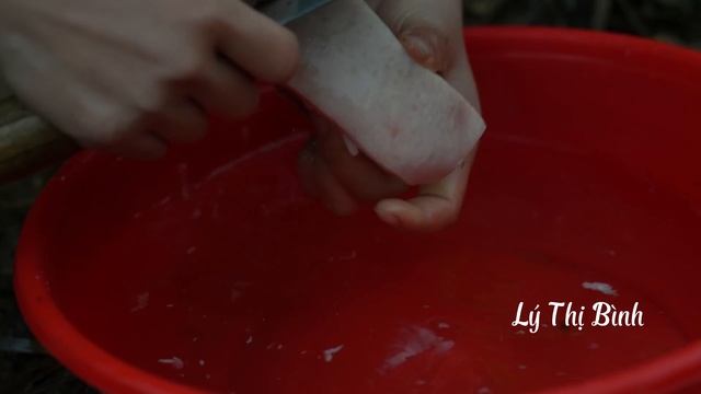 Use discarded Bamboo to make a Bed for Duong - Surprised by Duong's gift on cold Winter days смотреть онлайн