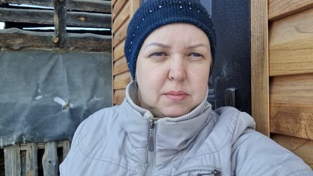 Заклинило дверь. Как я в сарай пробиралась смотреть онлайн