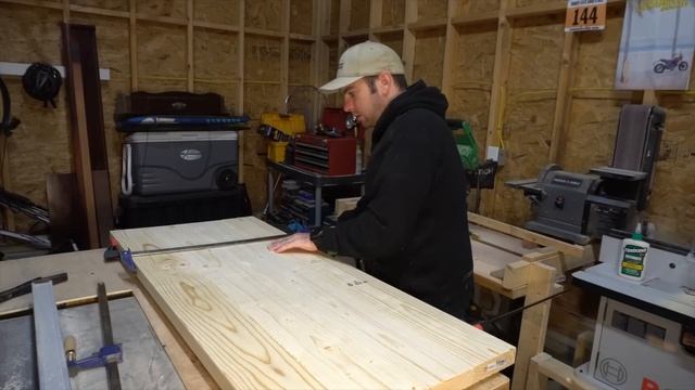 Build a Super CHEAP and EASY DIY Desk! смотреть онлайн