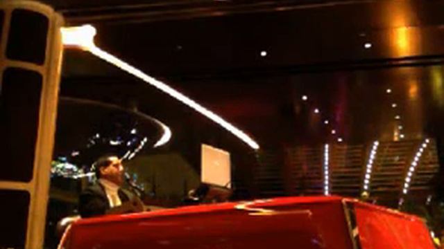 JINGLE BELL ROCK - Ray Bennett jr - Crown Plaza Hotel ,Sughou China 2013 смотреть онлайн