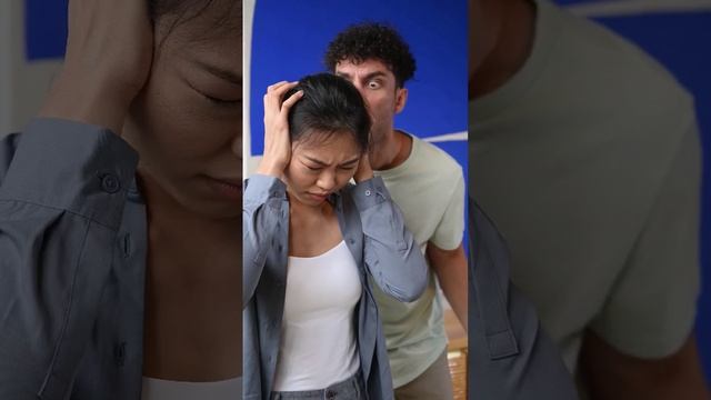 Angry Man Screaming at a Woman Covering her Ears смотреть онлайн