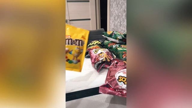 VLOG: НАШЕ СНЕЖНОЕ УТРО| День с нами! Йорк,шпиц,корги- Гуляю с двумя❤️ смотреть онлайн