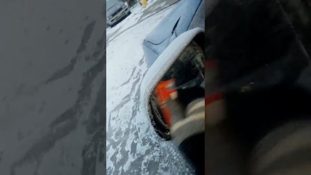 Быстро убираем иней со стекла авто смотреть онлайн