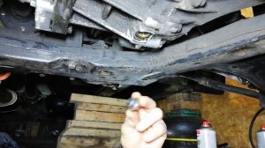 Замена масла в механической коробке Киа Соренто II. (Oil change in a mechanical box Kia Sorento II)