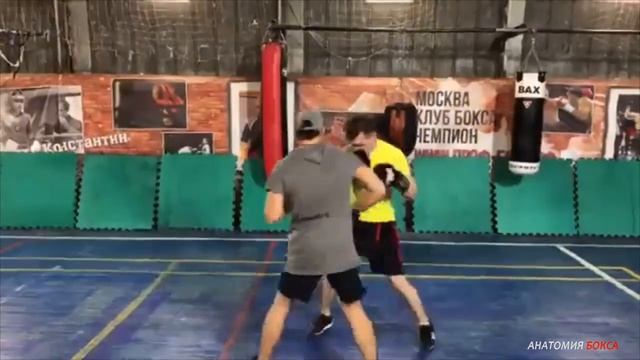 Вариант комбинационной работы для раскрытия соперника под удар по печени. смотреть онлайн