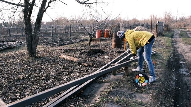 Забор своими руками: установка и монтаж