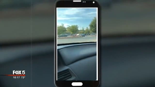 Woman calls police on black man babysitting white kids смотреть онлайн