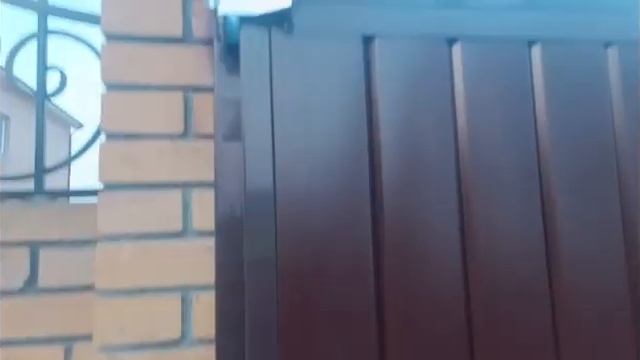 Автоматические откатные ворота зашитые с двух сторон металлосайдингом от ЕМПК смотреть онлайн