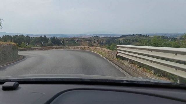 Приехали на ночлег, рядом с городком Волтерра Volterra, Италия, Швейцария. смотреть онлайн