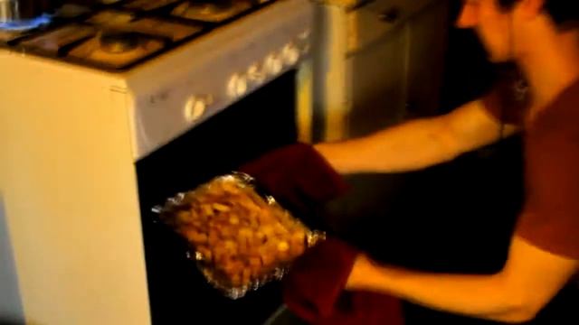 Картошка по деревенски+соус смотреть онлайн