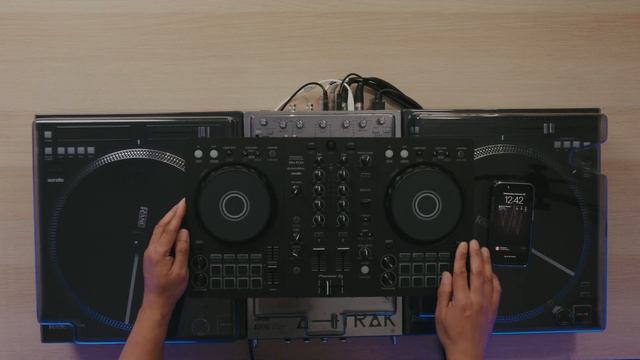 Pioneer DDJ FLX-4 And DJay Pro 5: DJing On IPhone Is LEGIT
