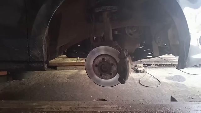 volkswagen замена колодок тормозных смотреть онлайн