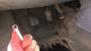 Как прокачать сцепление,и почему перед прокачкой оно пропадает автомобиль Hyundai Accent