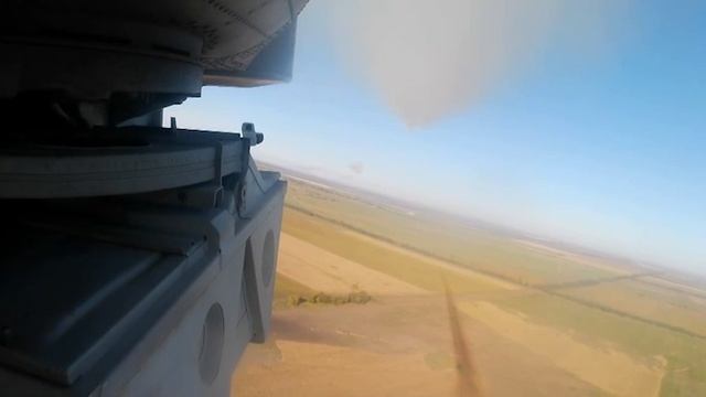 Вертолеты Ми-28Н разбивают опорные пункты украинских боевиков
