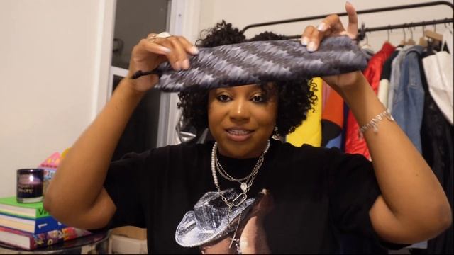 IN A MINUTE | SNEAKER REVIEW, WMNS AIR JORDAN 1 'SATIN BRED', MM6 X SALOMON, FENTY & PUMA AND MORE смотреть онлайн