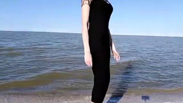 Шикарное чёрное платье из вискозы. смотреть онлайн