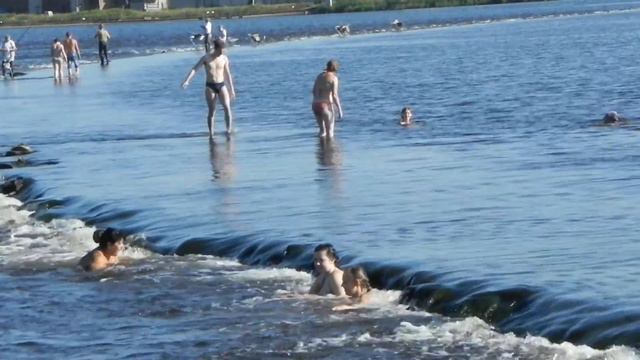 Водосброс на Рефтинском водохранилище смотреть онлайн