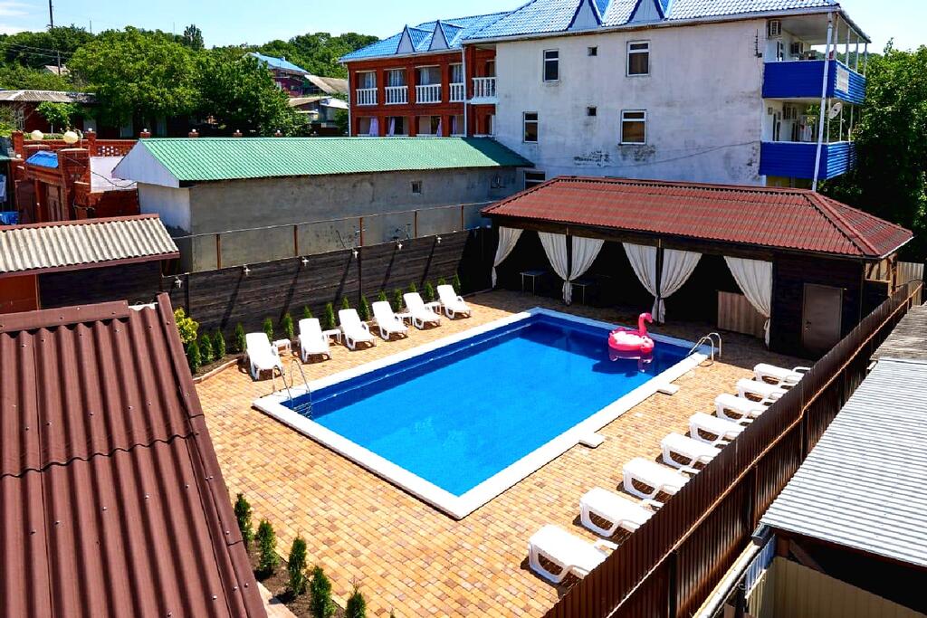 Жилье для отдыха в Джубге снять недорого. Джубга частный сектор с бассейном. «Нелли» ГОСТЕВОЙ ДОМ