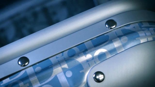 HYPEBEAST 搶先近賞 Dior x RIMOWA 別注手提箱系列 смотреть онлайн