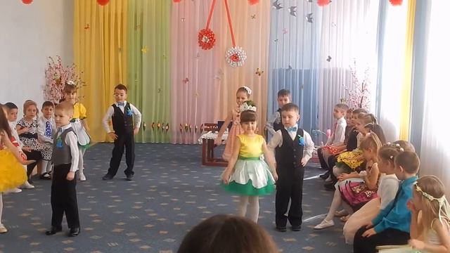 8 марта в дет.саду)))выступление сыночка!!! смотреть онлайн