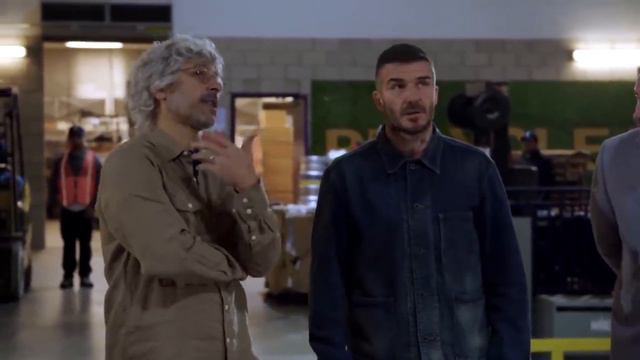 David Beckham Statue Prank (Пранк со статуей Бэкхем 2019) смотреть онлайн