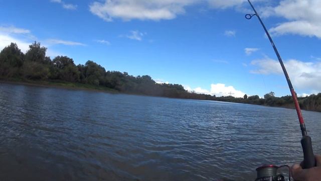 Рыбалка на спиннинг,река Ишим,сильный ветер. смотреть онлайн