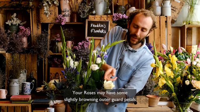 Hazy Dayz with Burleigh How to arrange: Roses, gladioli, agapanthus, lisi, eryngium, rosemary, iris смотреть онлайн