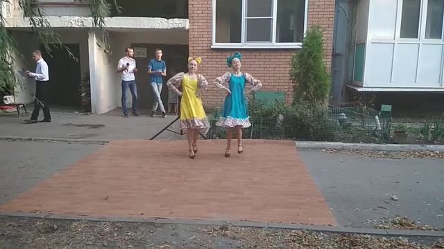 Танец "Подружки". Школа искусств им. Д.Б.Кабалевского. 2 сентября 2020г. смотреть онлайн