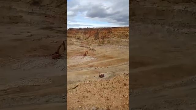 Продаем щебень оптом #щебень #продажащебня #щебеньволгоград #щебеньдобыча #кщз смотреть онлайн