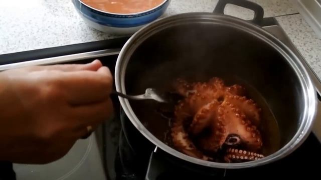 ОСЬМИНОГ В ВИНЕ НОВОГОДНЯЯ КУЛИНАРНАЯ КНИГА смотреть онлайн