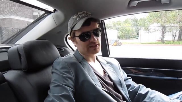 =Сергей Симонов опрашивает 40-летнего девственника, С днем рождения ВАНОМАС= смотреть онлайн