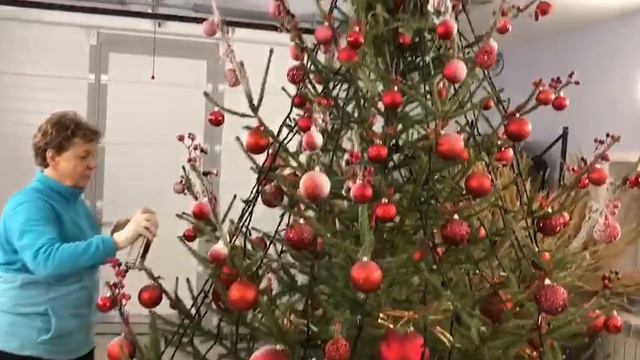 Новогодняя елка для улицы: этапы создания смотреть онлайн