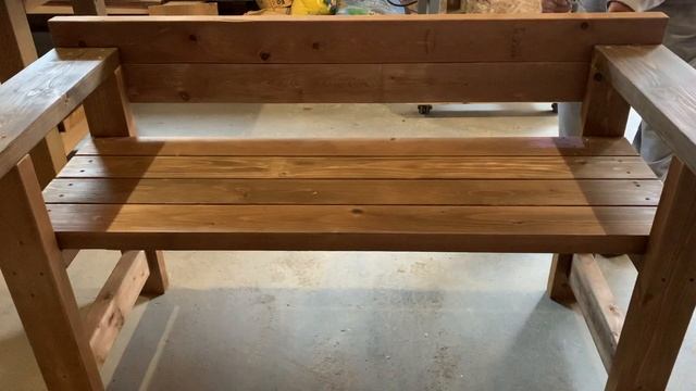 FARMHOUSE OUTDOOR BENCH - Easy DIY Project смотреть онлайн