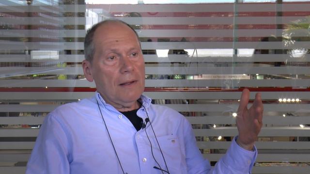 Πορτρέτα μεταφραστ(ρι)ών: Δημοσθένης Κούρτοβικ | Translators' portraits: Dimosthenis Koutrovik смотреть онлайн