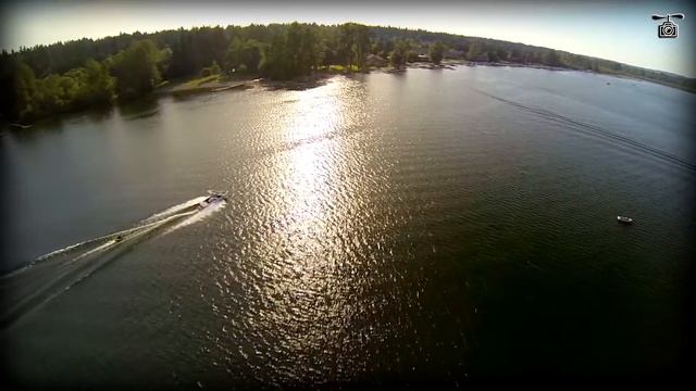 Drone Flight over Sammamish lake / Полет дрона над озером Саммамиш смотреть онлайн