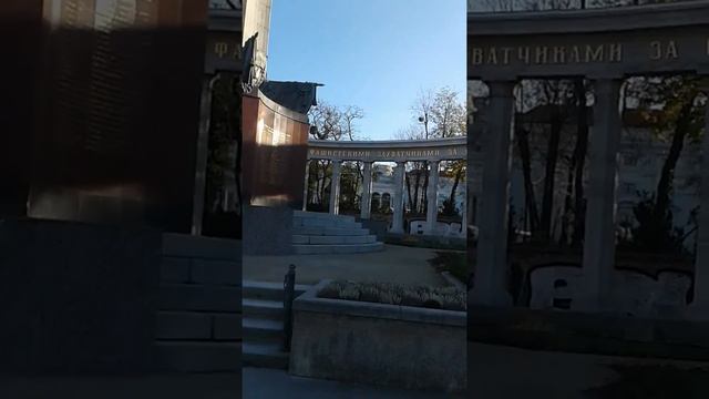 ВИДЕО ИЛЬЯСА ТРЕТИЙ БОНУСНЫЙ ВЫПУСК ШВАРЦЕНБЕРГПЛАТЦ - ПАМЯТНИК ПАВШИМ СОВЕТСКИМ ВОИНАМ смотреть онлайн